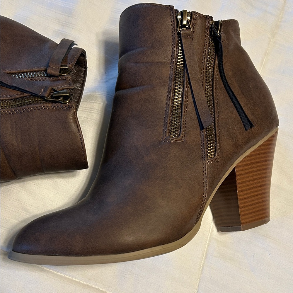 Brown Ankle Boots with Zipper Detail